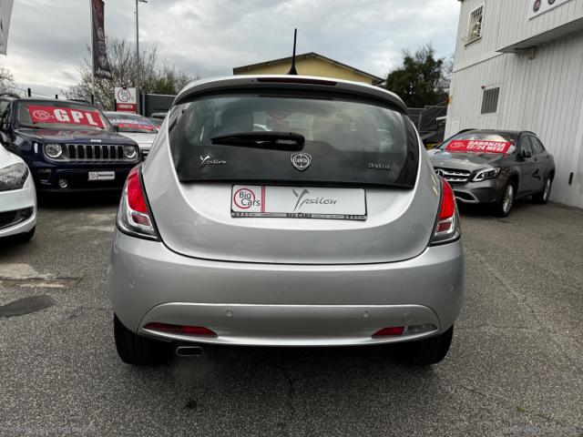Auto - Lancia ypsilon 1.0 firefly 5p.s&s hyb. eco gold