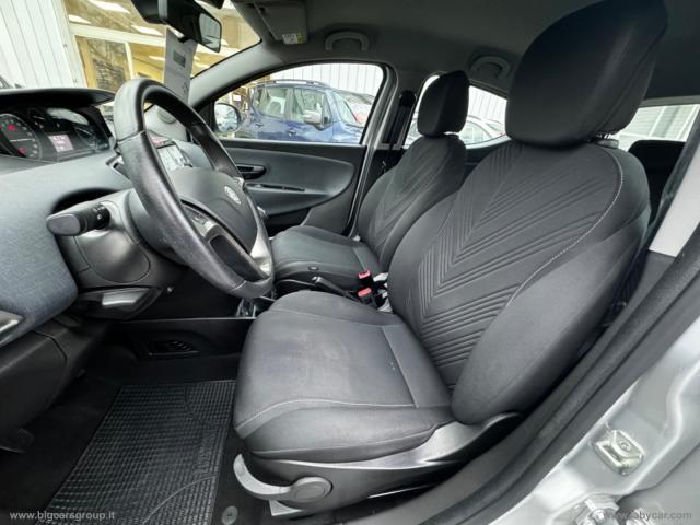Auto - Lancia ypsilon 1.0 firefly 5p.s&s hyb. eco gold