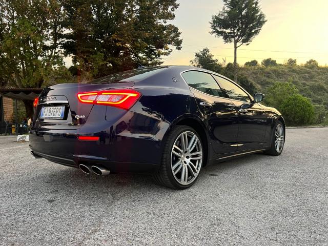 Auto - Maserati ghibli v6 diesel 275 cv
