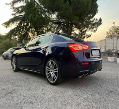 Auto - Maserati ghibli v6 diesel 275 cv