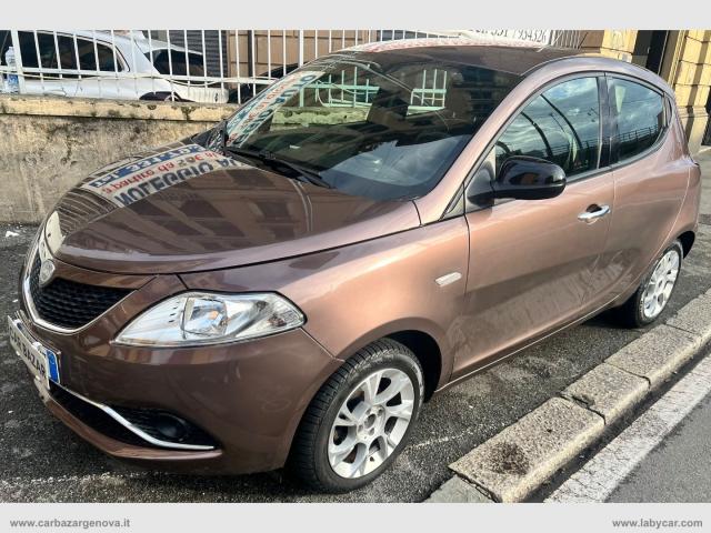 Auto - Lancia ypsilon 1.2 69 cv 5p. gold