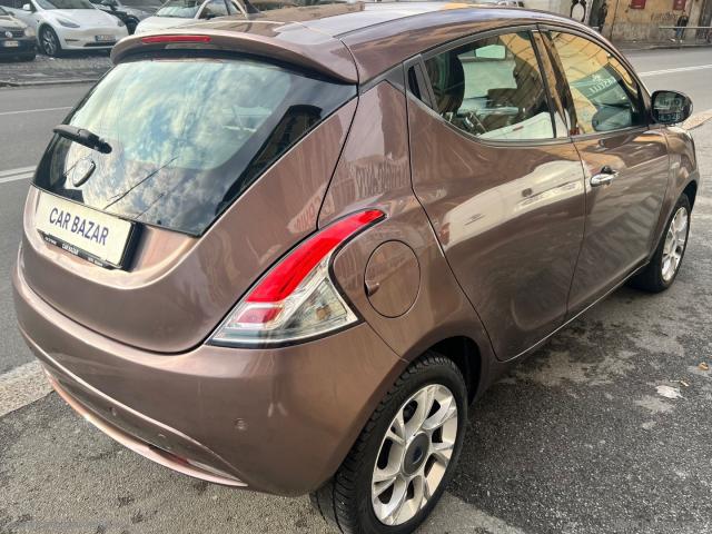 Auto - Lancia ypsilon 1.2 69 cv 5p. gold
