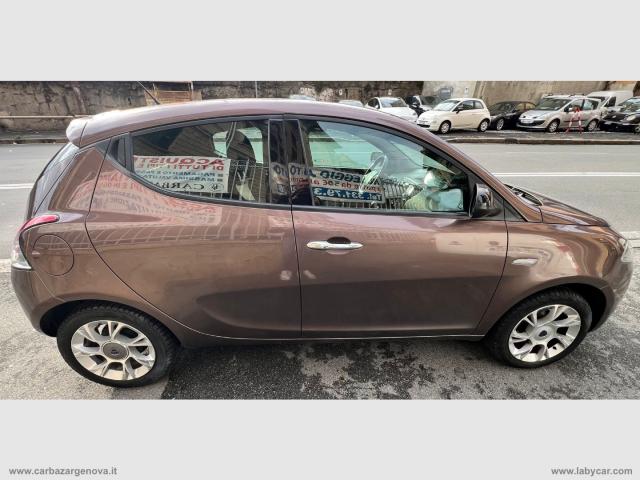 Auto - Lancia ypsilon 1.2 69 cv 5p. gold