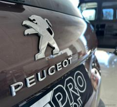 Auto - Peugeot 2008 1.6 e-hdi 92 cv s&s active