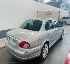 Auto - Jaguar x-type 2.5 v6  executive