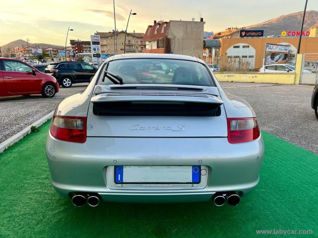 Auto - Porsche 911 carrera s coupé