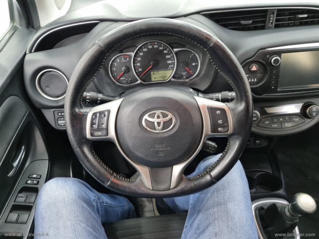 Auto - Toyota yaris 1.4 d-4d 5p.