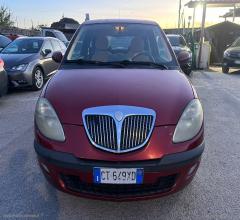 Auto - Lancia ypsilon 1.3 mjt 75 cv argento