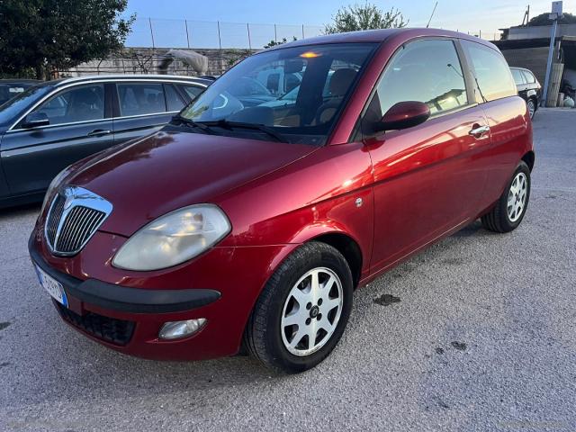 Auto - Lancia ypsilon 1.3 mjt 75 cv argento