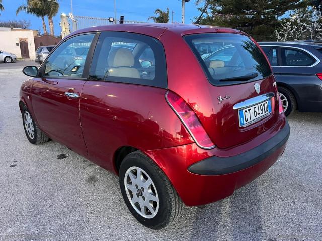 Auto - Lancia ypsilon 1.2