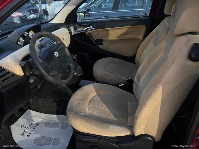 Auto - Lancia ypsilon 1.3 mjt 75 cv argento