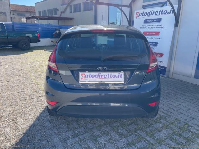 Auto - Ford fiesta 1.4 5p. bz.- gpl titanium