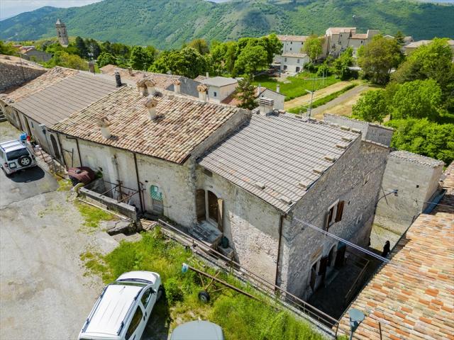 Appartamenti in Vendita - Appartamento in vendita a santo stefano di sessanio centro storico