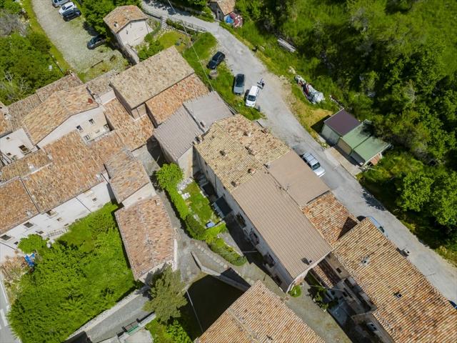 Appartamenti in Vendita - Appartamento in vendita a santo stefano di sessanio centro storico