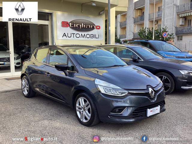 Renault clio dci 8v 90cv 5p. moschino intens