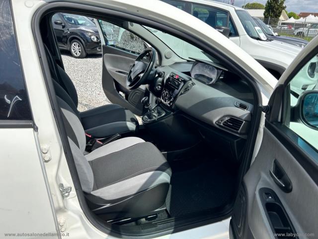 Auto - Lancia ypsilon 1.2 69 cv 5p. gpl ecochic