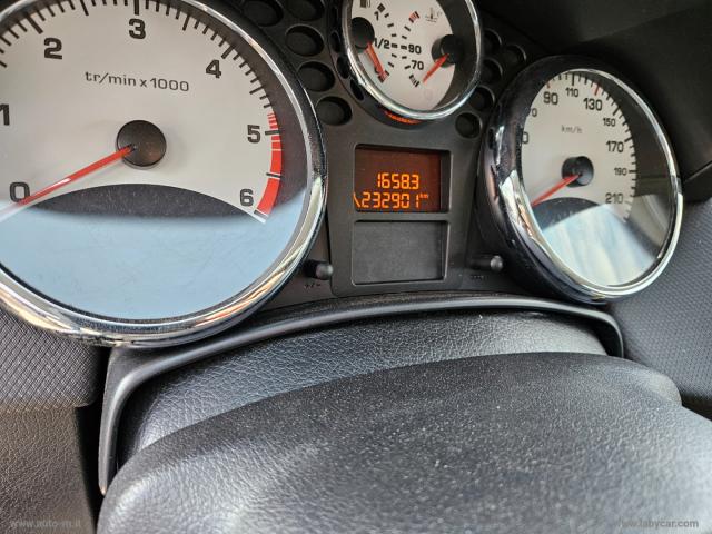 Auto - Peugeot 207 1.6 hdi 110 cv cc fÃ©line