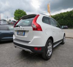 Auto - Volvo xc60 d4 awd geartronic momentum