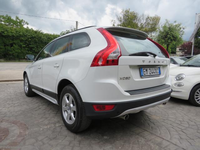 Auto - Volvo xc60 d4 awd geartronic momentum