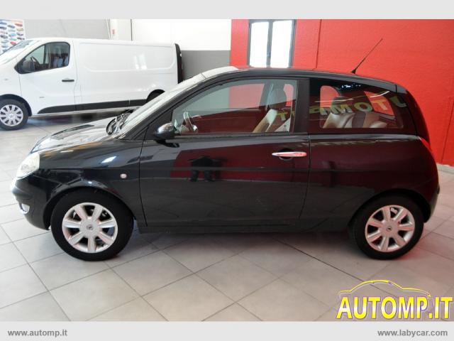 Auto - Lancia ypsilon 1.3 mjt 16v