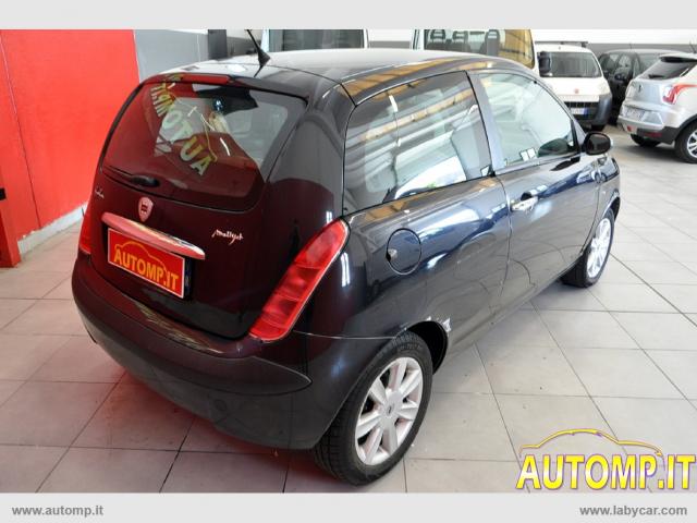 Auto - Lancia ypsilon 1.3 mjt 16v