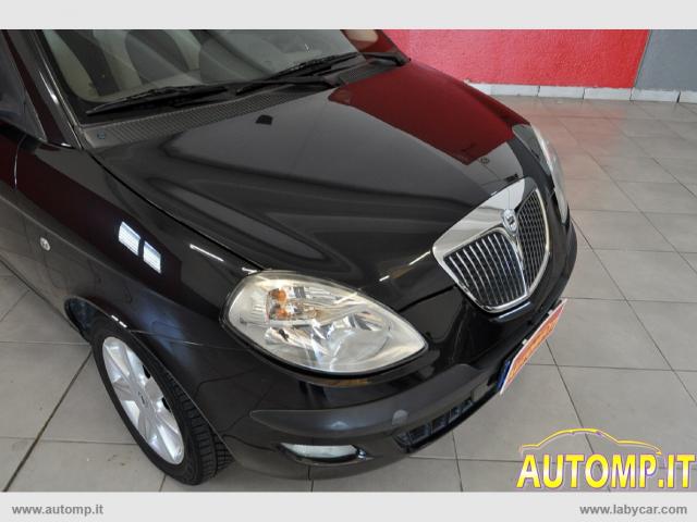 Auto - Lancia ypsilon 1.3 mjt 16v