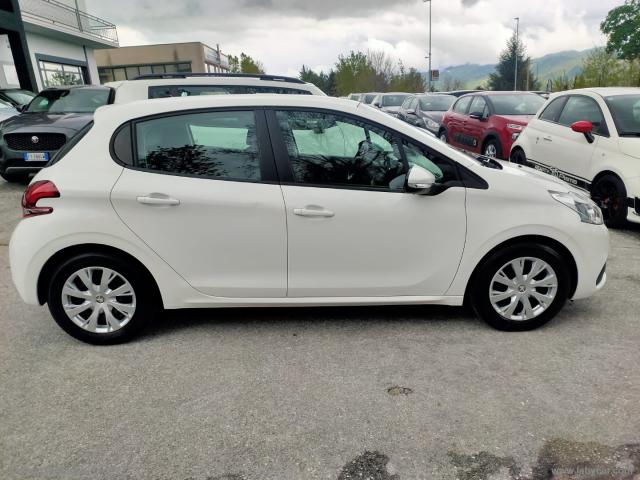 Auto - Peugeot 208 puretech 82 5p. active