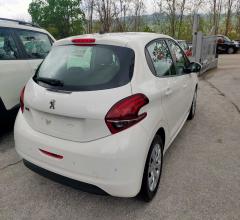 Auto - Peugeot 208 puretech 82 5p. active