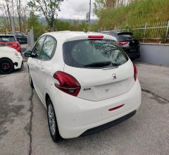 Auto - Peugeot 208 puretech 82 5p. active