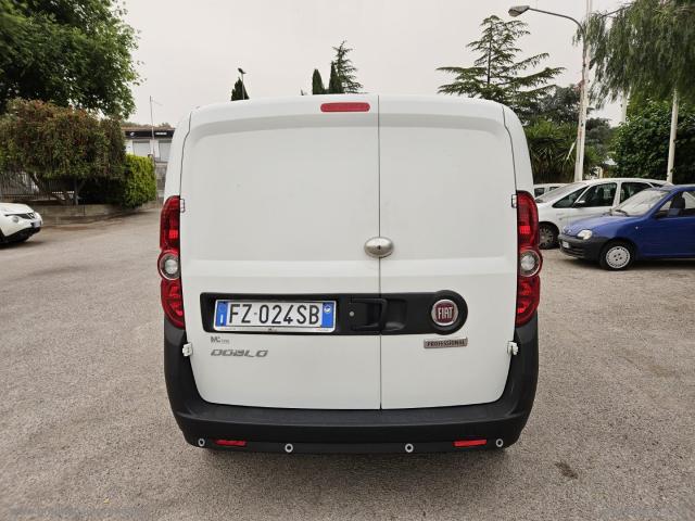 Auto - Fiat doblÃ² 1.6 mjt 105cv pc-tn cargo easy