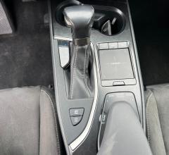 Auto - Lexus ux hybrid business