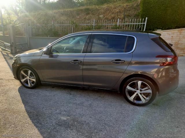 Auto - Peugeot 308 puretech turbo 130 s&s allure