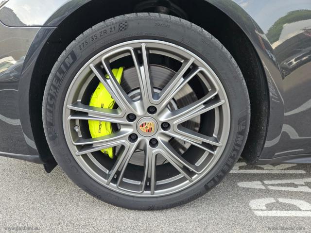 Auto - Porsche panamera 4s e-hybrid