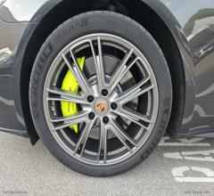 Auto - Porsche panamera 4s e-hybrid