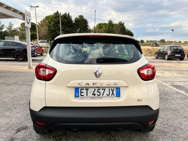 Auto - Renault captur 1.5 dci 8v 90 cv s&s wave