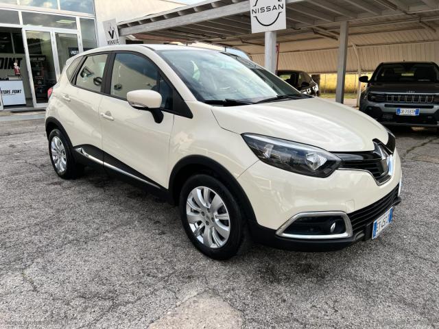 Auto - Renault captur 1.5 dci 8v 90 cv s&s wave