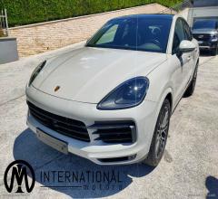 Auto - Porsche cayenne coupe' 3.0 v6