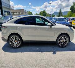 Auto - Porsche cayenne coupe' 3.0 v6