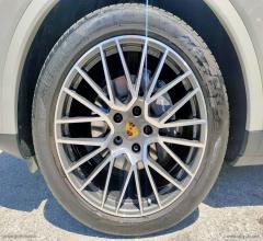 Auto - Porsche cayenne coupe' 3.0 v6