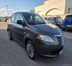 Auto - Lancia ypsilon 1.2 69 cv 5p. gpl ecochic silver