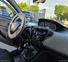 Auto - Lancia ypsilon 1.2 69 cv 5p. gpl ecochic silver