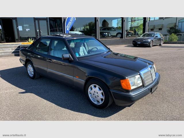 Auto - Mercedes-benz 200 e