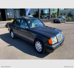 Auto - Mercedes-benz 200 e