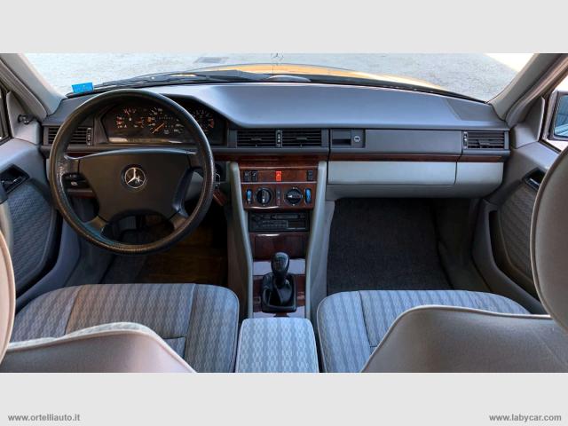Auto - Mercedes-benz 200 e