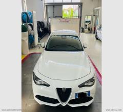 Auto - Alfa romeo giulia 2.0 turbo 280 cv at8 veloce q4