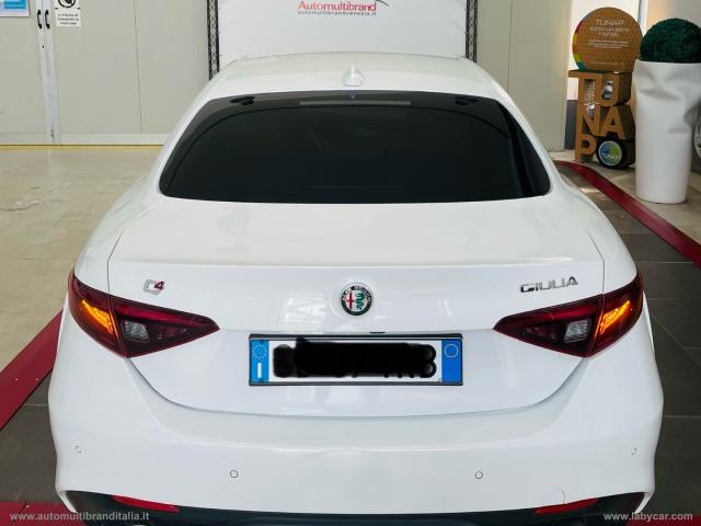 Auto - Alfa romeo giulia 2.0 turbo 280 cv at8 veloce q4