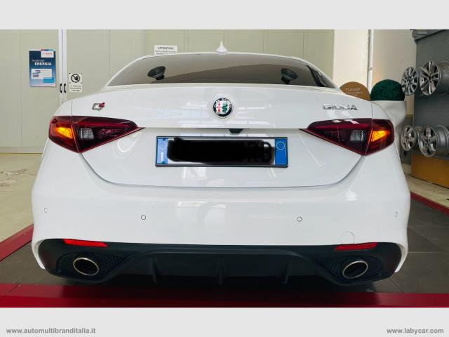 Auto - Alfa romeo giulia 2.0 turbo 280 cv at8 veloce q4