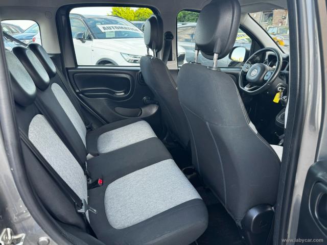 Auto - Fiat panda 1.2 connected by wind