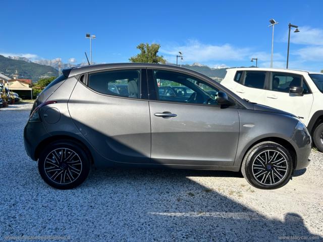 Auto - Lancia ypsilon 1.0 firefly 5p.s&s hyb. gold