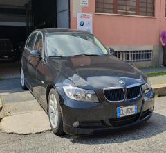 Auto - Bmw 318i attiva